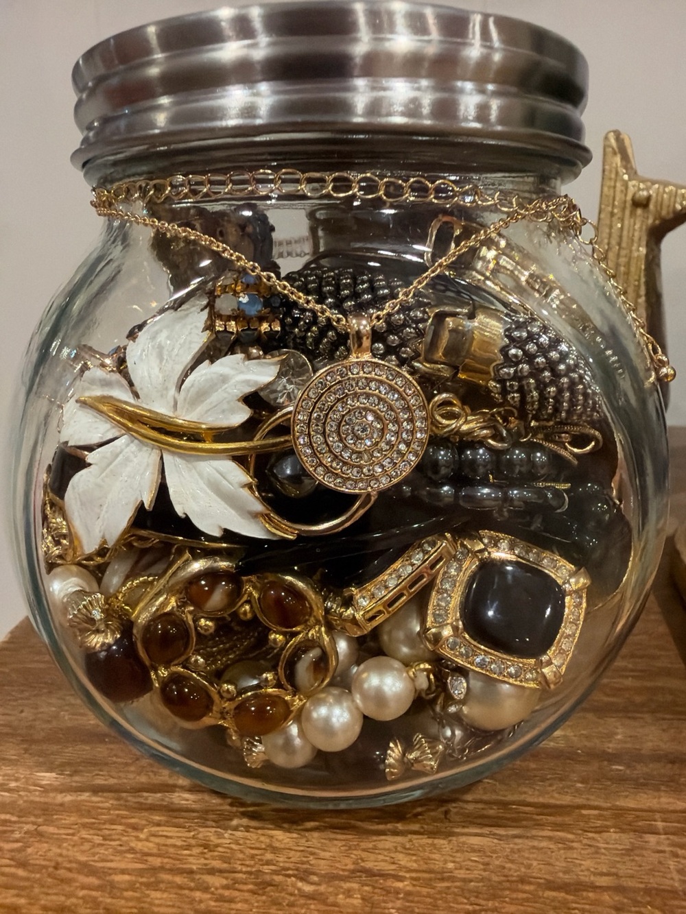 Evelyn’s Evening Jar - Evening and day glamour
